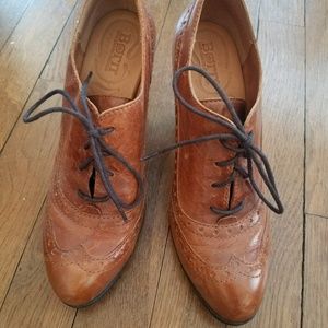 Born Oxford Heels, Size 7.5